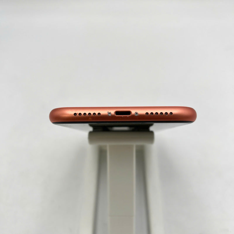 iPhone Xr 64GB Cam 98% battery 100% The device has paid off all network bills and is used like an Apple International (Replaced battery, scratched edges, scratched orange edges, 1 spot) - HH4310 