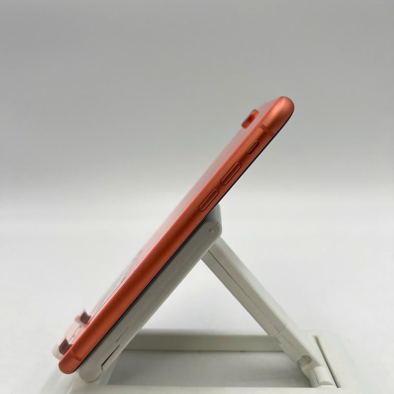 iPhone Xr 64GB Cam 98% battery 100% The device has paid off all network bills and is used like an Apple International (Replaced battery, scratched edges, scratched orange edges, 1 spot) - HH4310 