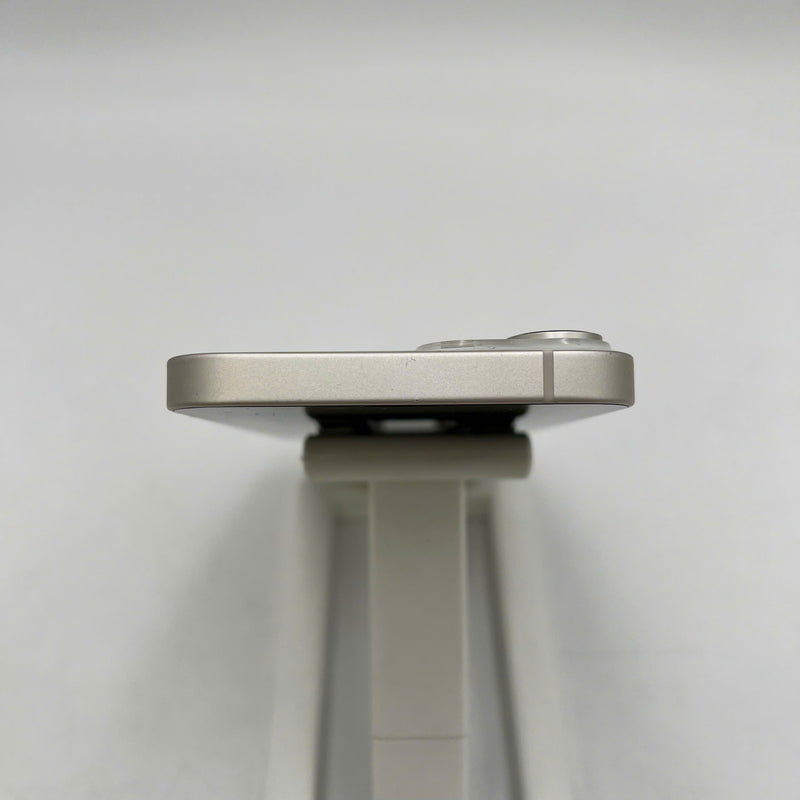 iPhone 14 128GB White 98% battery 100% Apple International (Replaced battery, scratched edges, scratched orange edges) - HH3823 