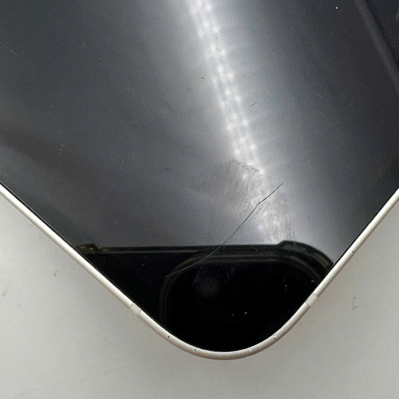 iPhone 14 256GB White 98% battery 100% International from DCM (No DCM sim - Replaced battery, scratched screen, scratched edges) - HH8852 