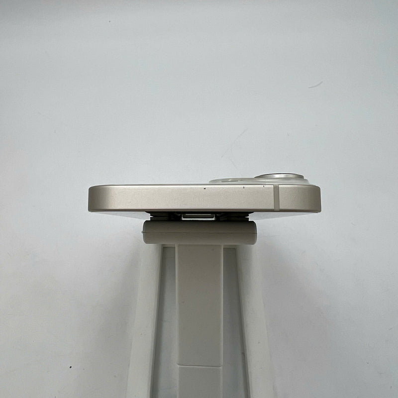 iPhone 14 256GB White 98% battery 100% International from DCM (No DCM sim - Replaced battery, scratched screen, scratched edges) - HH8852 