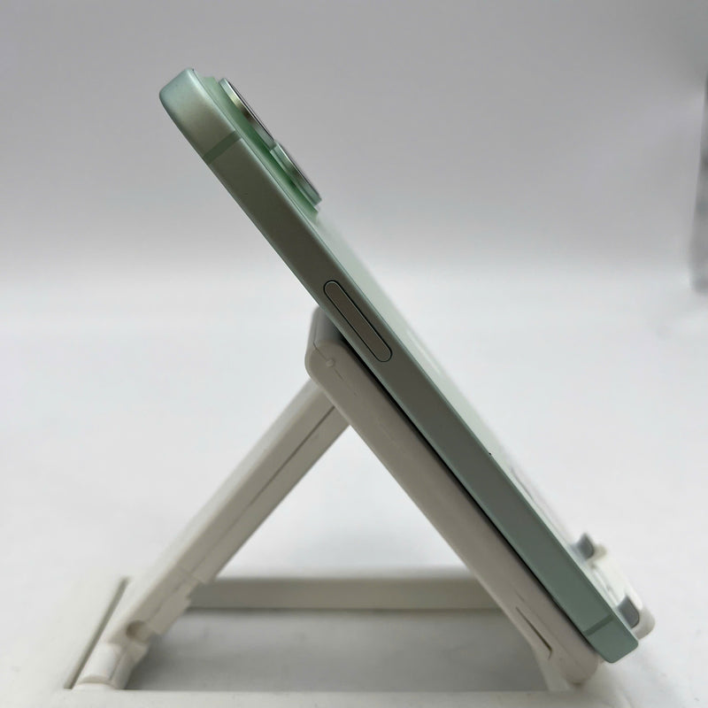 iPhone 15 128GB Green 98% battery 100% Apple International (Replaced battery, scratched orange border) - HH4568 