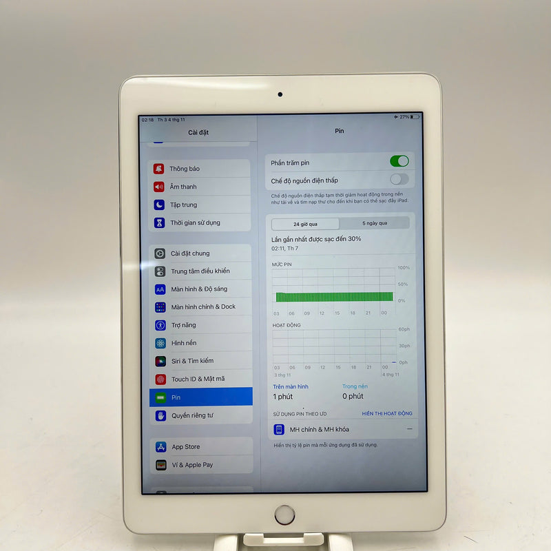 Ipad Air 2 9.7" 32GB Silver Wifi 98% battery from 90% (Scratched edges) 