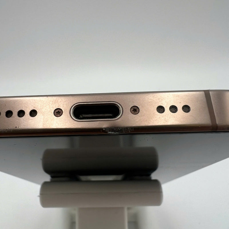 iPhone 16 Pro 128GB Desert Gold 98% battery 93% Apple International (scratched edges, dented edges, scratched screen) - HH0256 