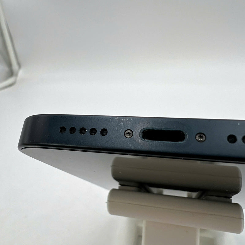 iPhone 13 128GB Black 98% battery 100% International from SB (No SB sim - Replaced battery, dark edges) - HH5880 