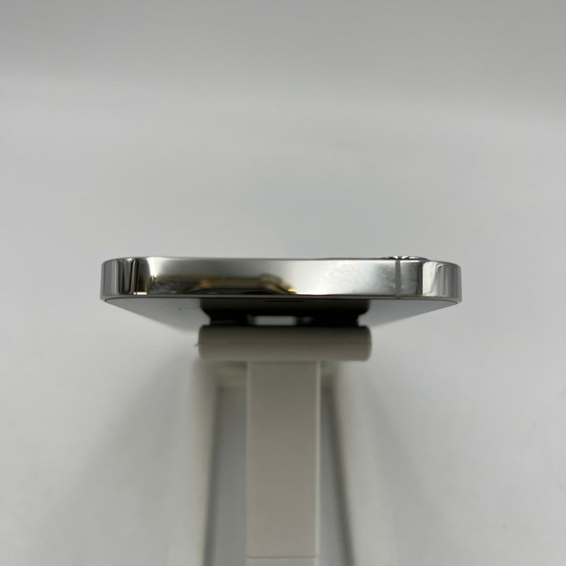 iPhone 12 Pro 256GB White 98% battery 100% The device has paid all network fees and is used like Apple International (scratches on the edge, 1x spot, DTP) - HH6005 