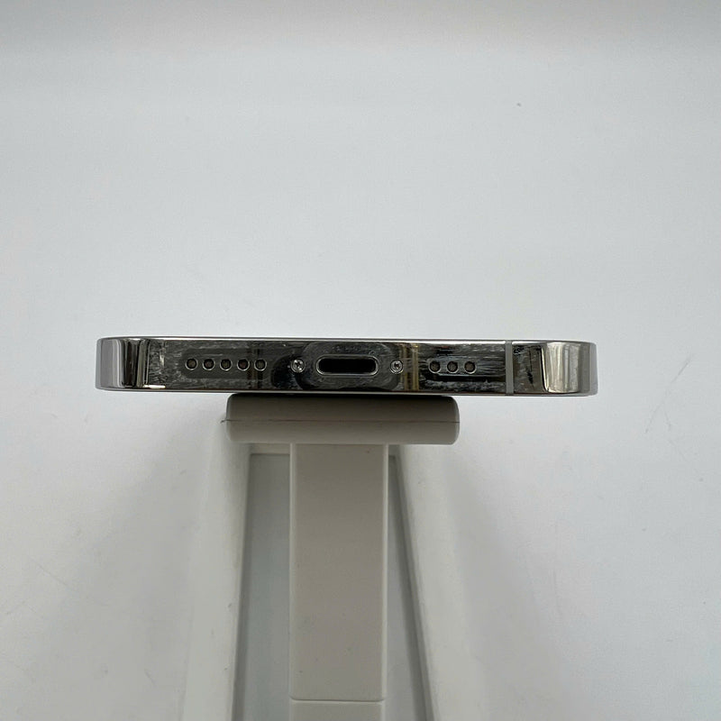 iPhone 12 Pro 256GB White 98% battery 100% The device has paid all network fees and is used like Apple International (scratches on the edge, 1x spot, DTP) - HH6005 