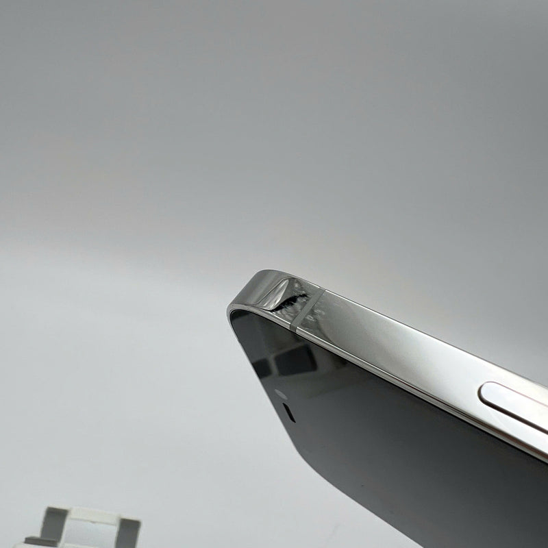 iPhone 12 Pro 256GB White 98% battery 100% The device has paid all network fees and is used like Apple International (scratches on the edge, 1x spot, DTP) - HH6005 