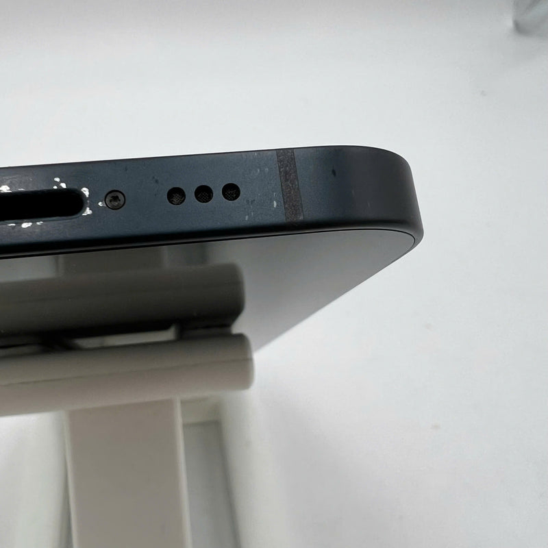 iPhone 13 128GB Black 98% battery 100% The device has paid all network fees and is used like Apple International (scratched edges, dark edges, scratched orange edges, DTP) - HH3490 