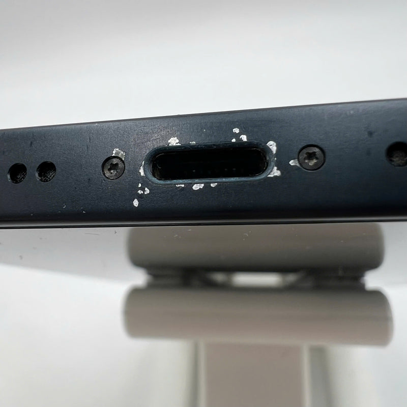 iPhone 13 128GB Black 98% battery 100% The device has paid all network fees and is used like Apple International (scratched edges, dark edges, scratched orange edges, DTP) - HH3490 