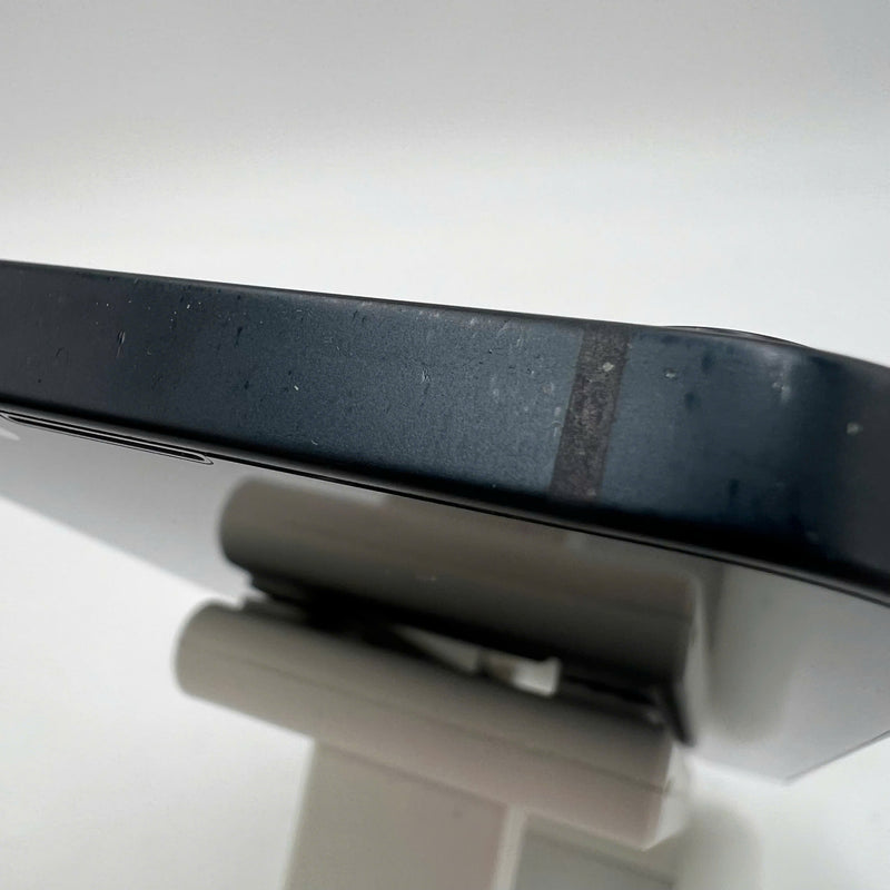 iPhone 13 128GB Black 98% battery 100% The device has paid all network fees and is used like Apple International (scratched edges, dark edges, scratched orange edges, DTP) - HH3490 