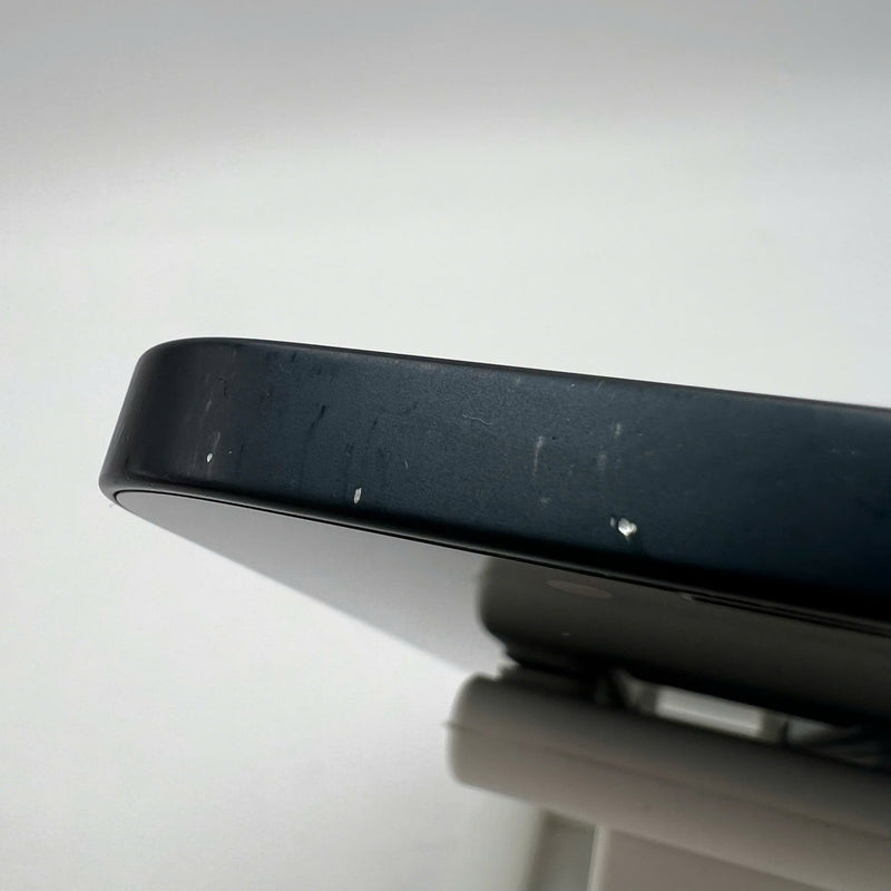 iPhone 13 128GB Black 98% battery 100% The device has paid all network fees and is used like Apple International (scratched edges, dark edges, scratched orange edges, DTP) - HH3490 