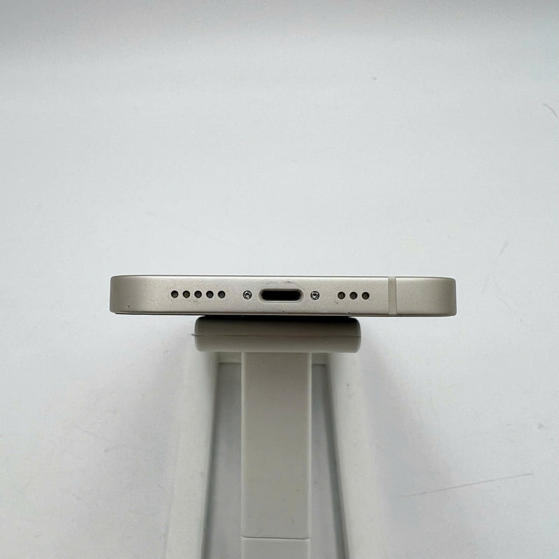 iPhone 13 256GB White 98% battery 100% International from SB (No SB sim used - Replaced battery, scratched screen, scratched edges) - HH9359 