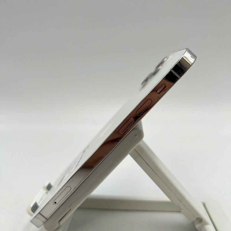 iPhone 12 Pro 128GB White 98% battery 100% The device has paid all network fees and is used like Apple International (Battery replaced, scratched edges) - HH0153 