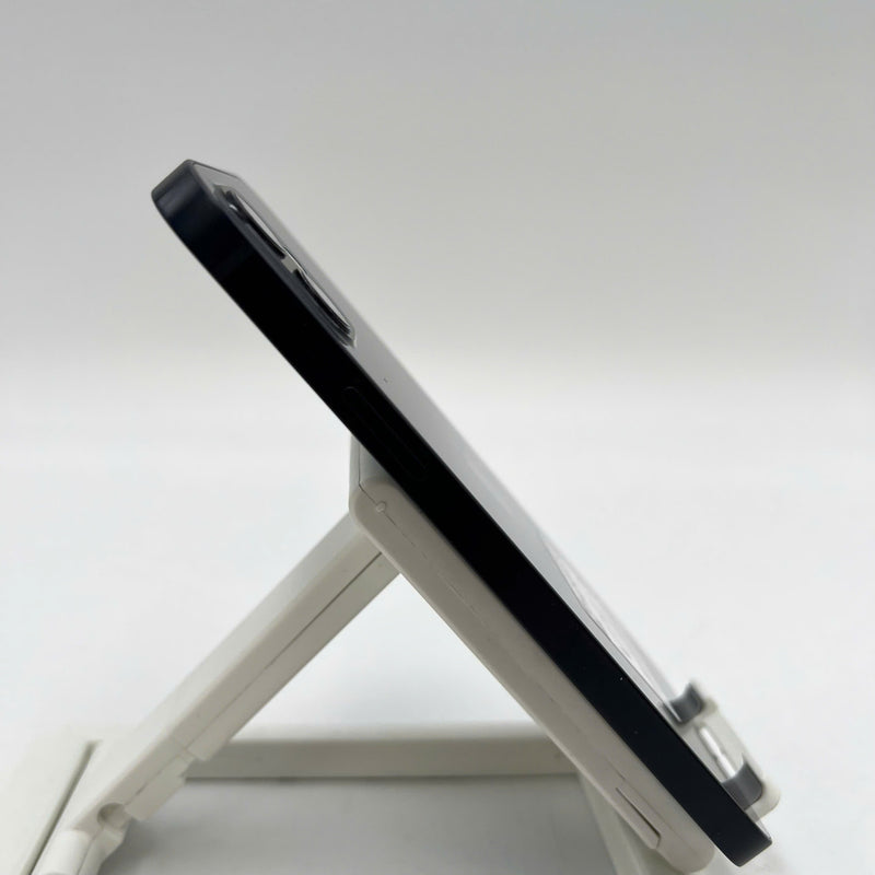 iPhone 12 64GB Black 98% battery 100% The device has paid all network fees and is used like an Apple International (Replaced battery, scratched edges, scratched orange edges) - HH8369 