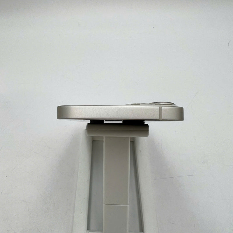 iPhone 13 128GB White 98% battery 100% Apple International (Replaced battery, scratched edges) - HH0055 