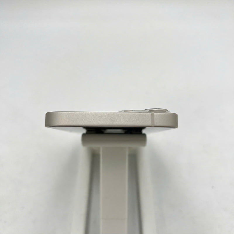 iPhone 13 128GB White 98% battery 100% International from DCM (No DCM sim - Battery replaced) - HH1400 