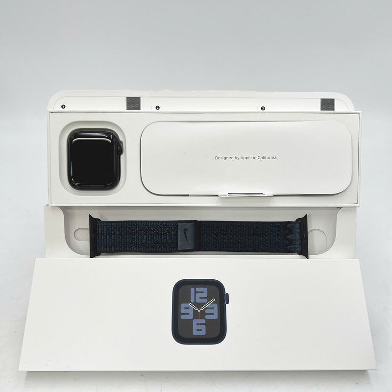 Apple watch SE2 44mm GPS Midnight Aluminum Case / Black Blue Nike Sport Loop 98% battery 100% 