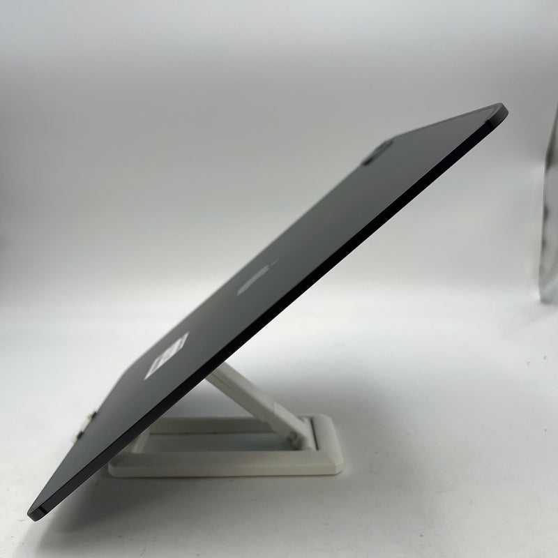 iPad Pro 2024 M4 13in 256GB Black 5G + Wifi 98% battery 95% from SB - HH2099 
