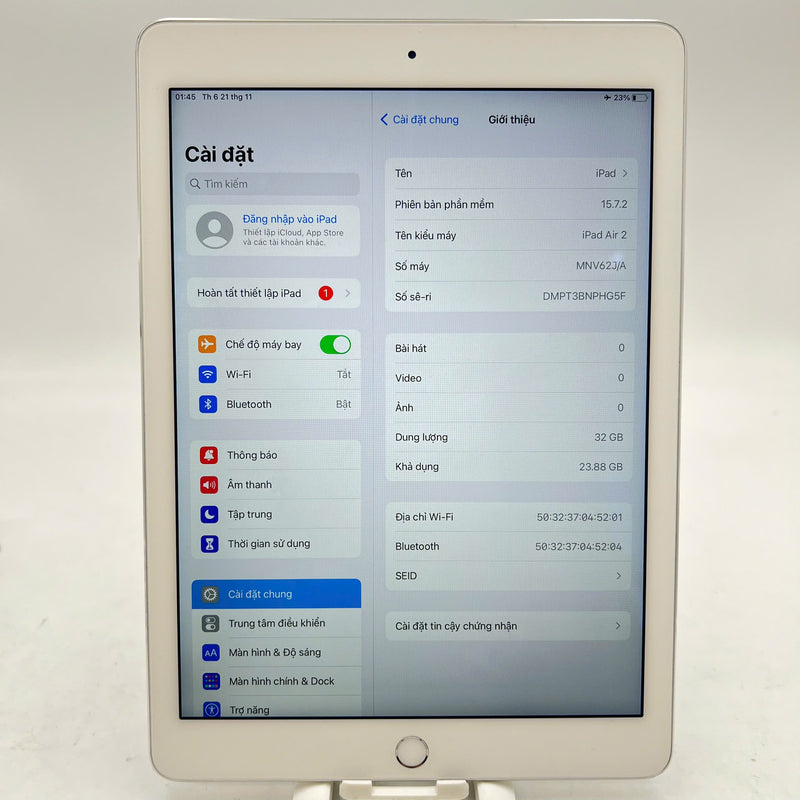 Ipad Air 2 9.7" 32GB Silver Wifi 98% battery 94% (Striped screen) 