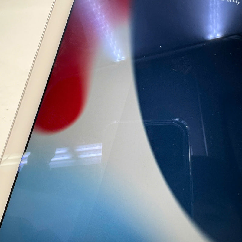 Ipad Air 2 9.7" 32GB Silver Wifi 98% battery 94% (Striped screen) 