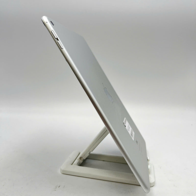 Ipad Air 2 9.7" 32GB Silver Wifi 98% battery 100% (rear camera circle, dented edges, ink-spotted screen) 