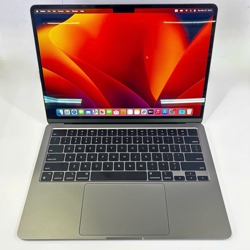 Macbook Air 2022 13.6in Gray M2/ RAM 8GB/ SSD 256GB battery 94% Charge 115 times BPTA 