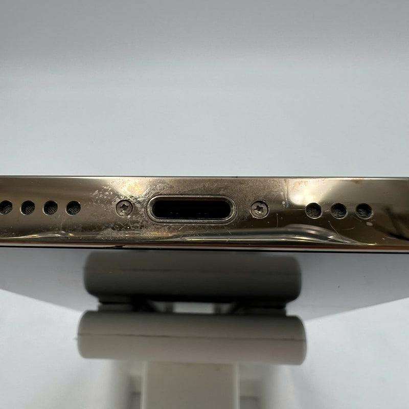 iPhone 12 Pro 256GB Gold 98% battery 100% The device has paid all network fees and is used like Apple International (1x spot, scratched edge, DTP) - HH0270 