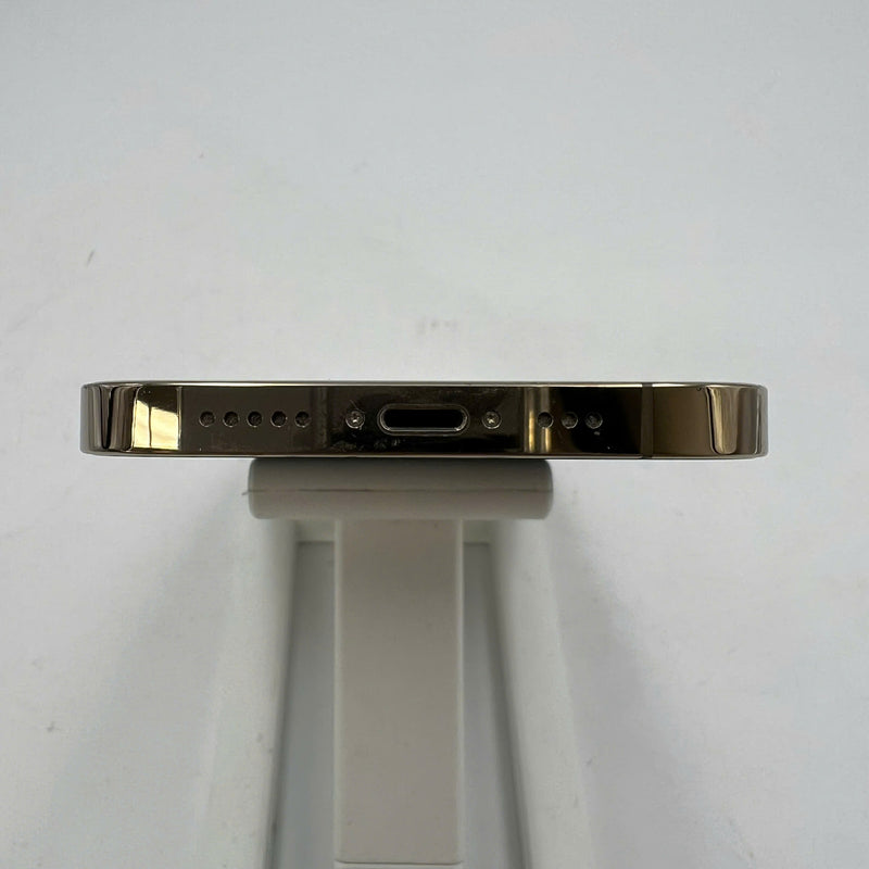 iPhone 12 Pro 256GB Gold 98% battery 100% The device has paid all network fees and is used like Apple International (1x spot, scratched edge, DTP) - HH0270 