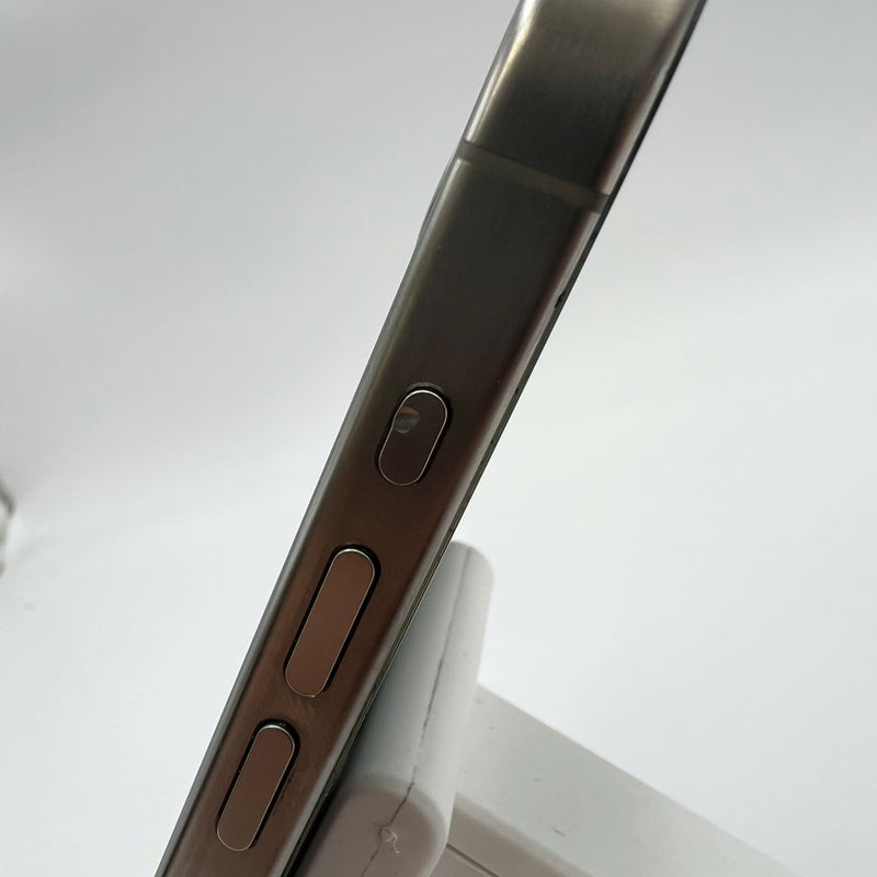 iPhone 15 Pro Max 256GB Natural 98% battery 100% International Apple (scratched screen, scratched edges, 0.5x spots, DTP) - HH2151 