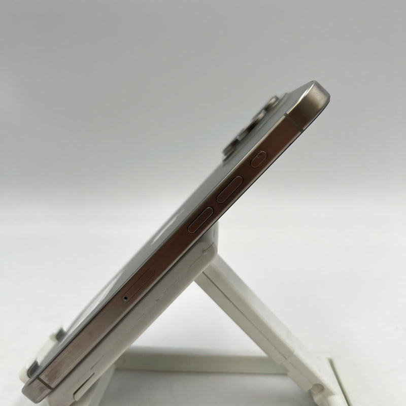 iPhone 15 Pro Max 256GB Natural 98% battery 100% International Apple (scratched screen, scratched edges, 0.5x spots, DTP) - HH2151 