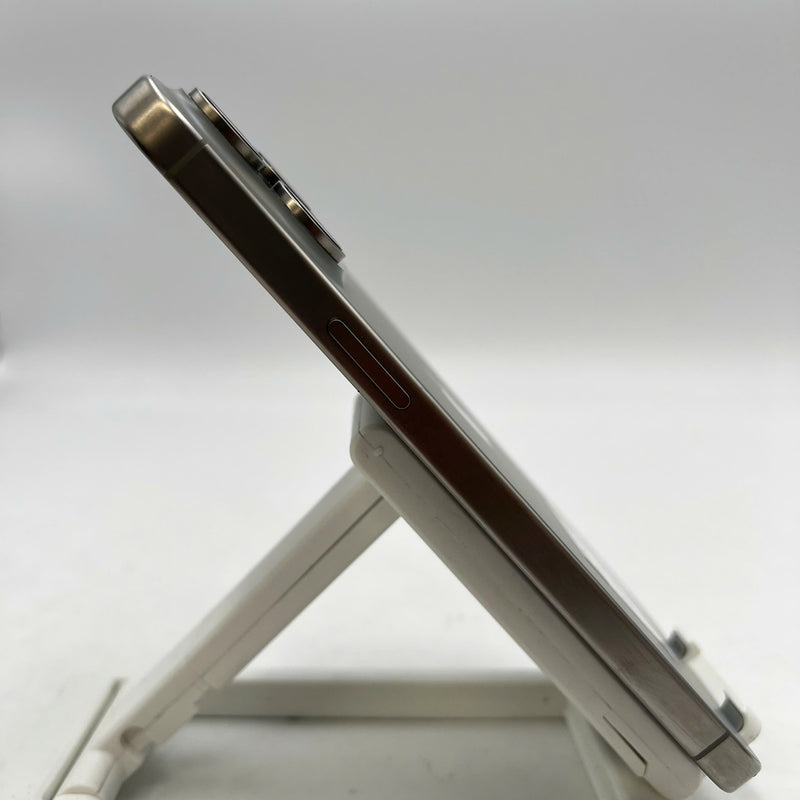 iPhone 15 Pro Max 256GB Natural 98% battery 100% International Apple (scratched screen, scratched edges, 0.5x spots, DTP) - HH2151 