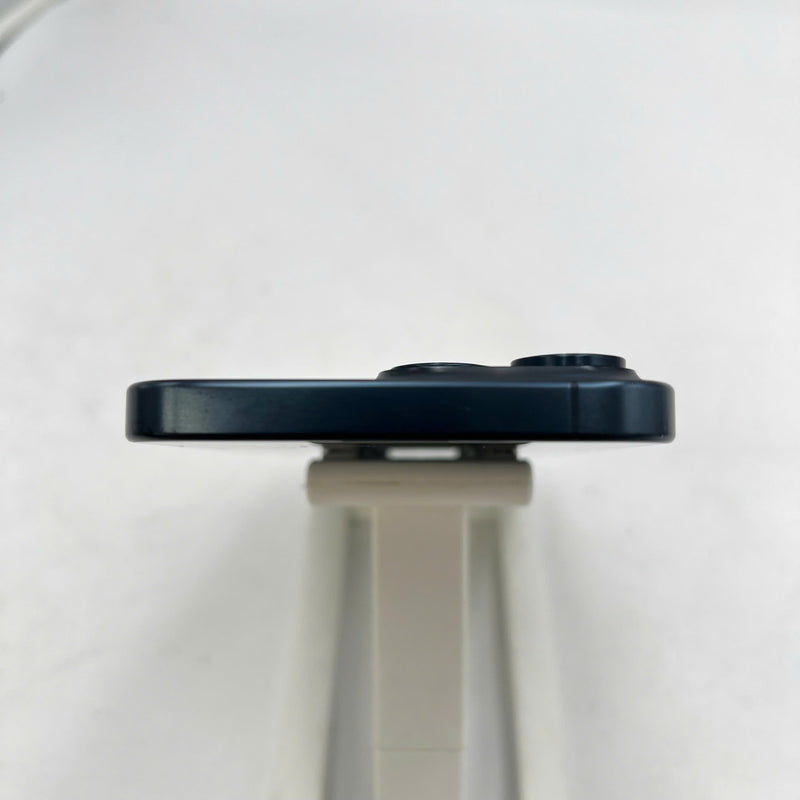 iPhone 15 Pro Max 256GB Blue 98% battery 87% International from SB (No SB sim - 0.5x spots, scratched screen, scratched back, dark edges) - HH0610 