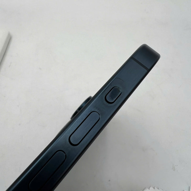 iPhone 15 Pro Max 256GB Blue 98% battery 87% International from SB (No SB sim - 0.5x spots, scratched screen, scratched back, dark edges) - HH0610 