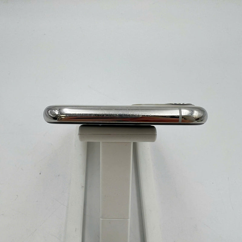 iPhone 11 Pro 64GB White 98% battery 87% The device has paid all network fees and is used like an Apple International (scratched edges and screen) - HH3531 