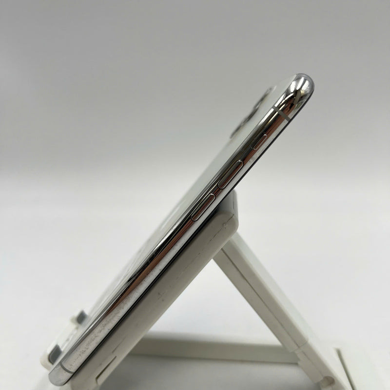 iPhone 11 Pro 64GB White 98% battery 87% The device has paid all network fees and is used like an Apple International (scratched edges and screen) - HH3531 