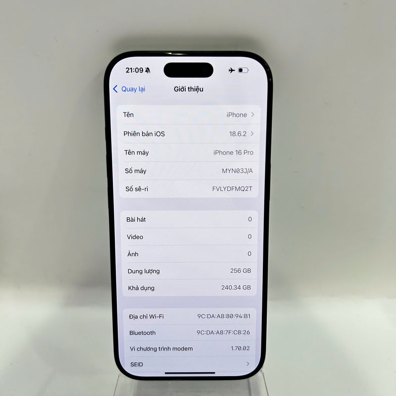 iPhone 16 Pro 256GB Black 98% battery 100% International from SB (No SB sim) - HH5284 