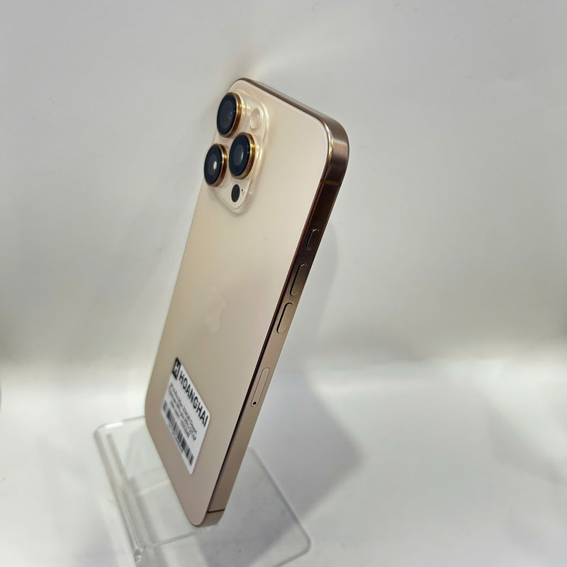 iPhone 16 Pro Max 256GB Desert Gold 98% battery 95% Apple International (scratched screen) - HH2848 