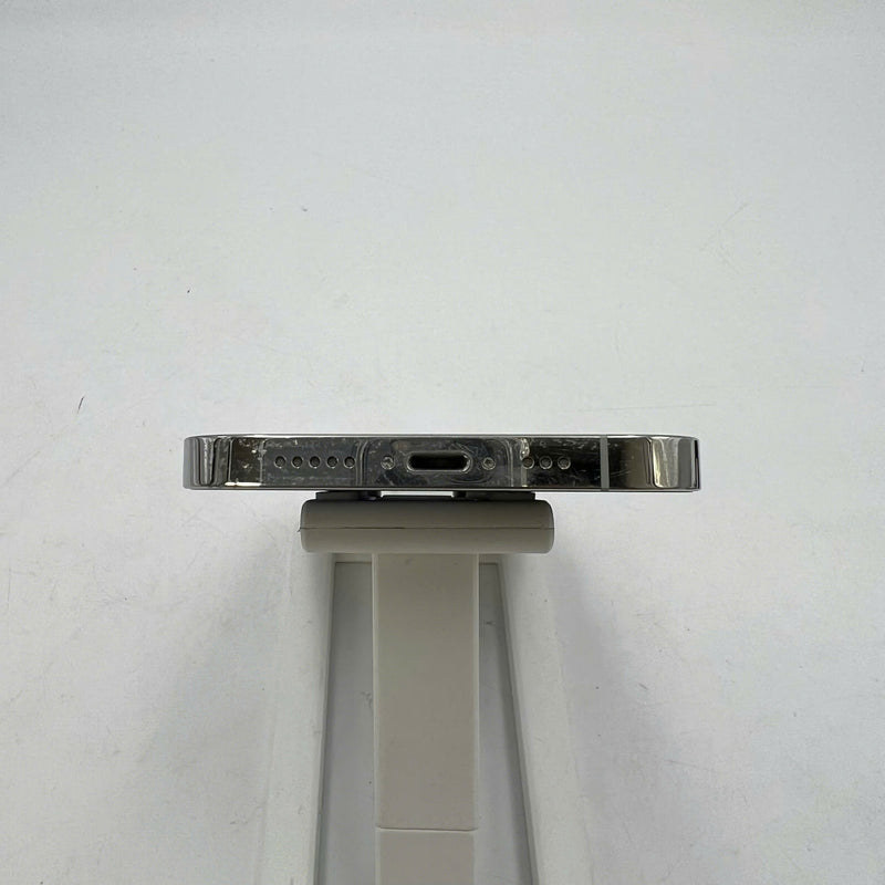 iPhone 12 Pro 128GB White 98% battery 87% The device has paid off all network fees and is used like an Apple International (scratched edges) - HH9918 