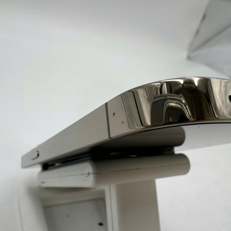 iPhone 14 Pro 256GB Gold 98% battery 87% The device has paid off all network fees and is used like Apple International (genuine battery, 0.5x spots, scratches on the edges, dark back) - HH7731 