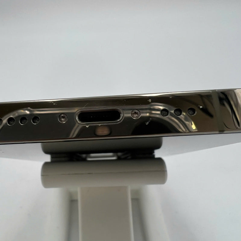 iPhone 14 Pro 256GB Gold 98% battery 87% The device has paid off all network fees and is used like Apple International (genuine battery, 0.5x spots, scratches on the edges, dark back) - HH7731 