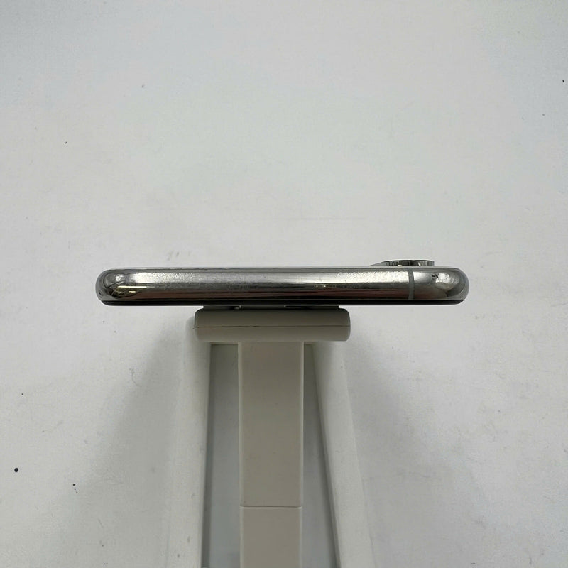 iPhone XS Max 256GB White 98% battery 100% The device has paid off all network fees and is used like an Apple International (Replaced battery, 1 spot, many scratches on the edge) - HH9059 