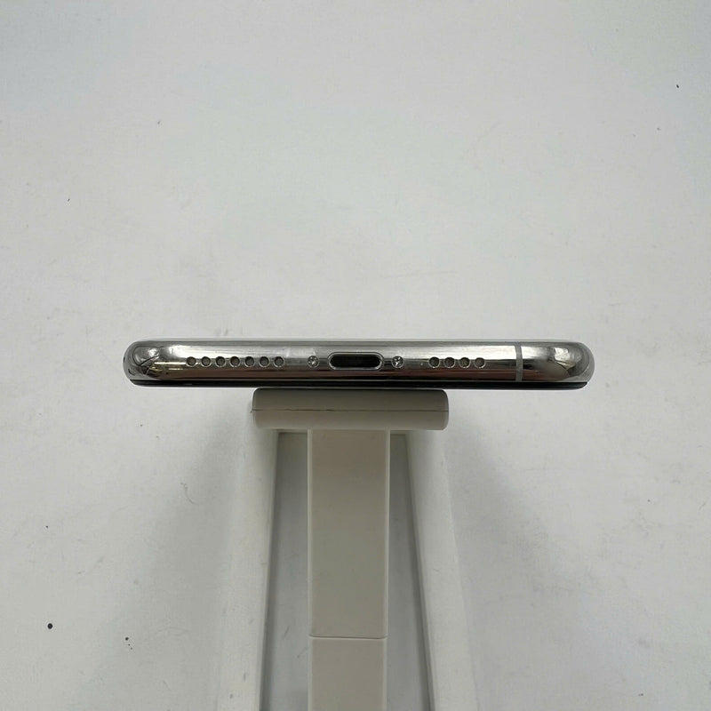iPhone XS Max 256GB White 98% battery 100% The device has paid off all network fees and is used like an Apple International (Replaced battery, 1 spot, many scratches on the edge) - HH9059 