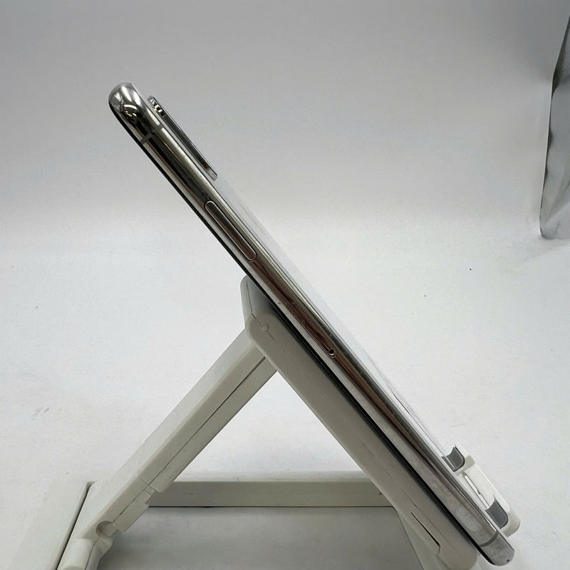 iPhone XS Max 256GB White 98% battery 100% The device has paid off all network fees and is used like an Apple International (Replaced battery, 1 spot, many scratches on the edge) - HH9059 