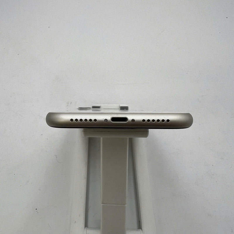 iPhone 11 64GB White 98% battery 89% The device has paid off all network fees and is used as an Apple International (1x spot) - HH3385 
