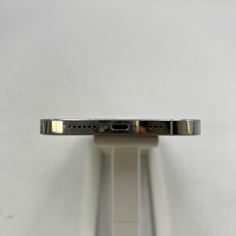 iPhone 12 Pro Max 256GB White 98% battery 87% warranty The device has paid all network fees and is used like Apple International (scratched screen, scratched edges, 2.5x spots) - HH6520 