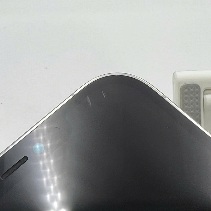 iPhone 12 Pro Max 256GB White 98% battery 87% warranty The device has paid all network fees and is used like Apple International (scratched screen, scratched edges, 2.5x spots) - HH6520 