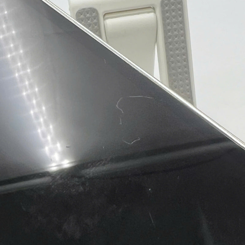 iPhone 12 Pro Max 256GB White 98% battery 87% warranty The device has paid all network fees and is used like Apple International (scratched screen, scratched edges, 2.5x spots) - HH6520 