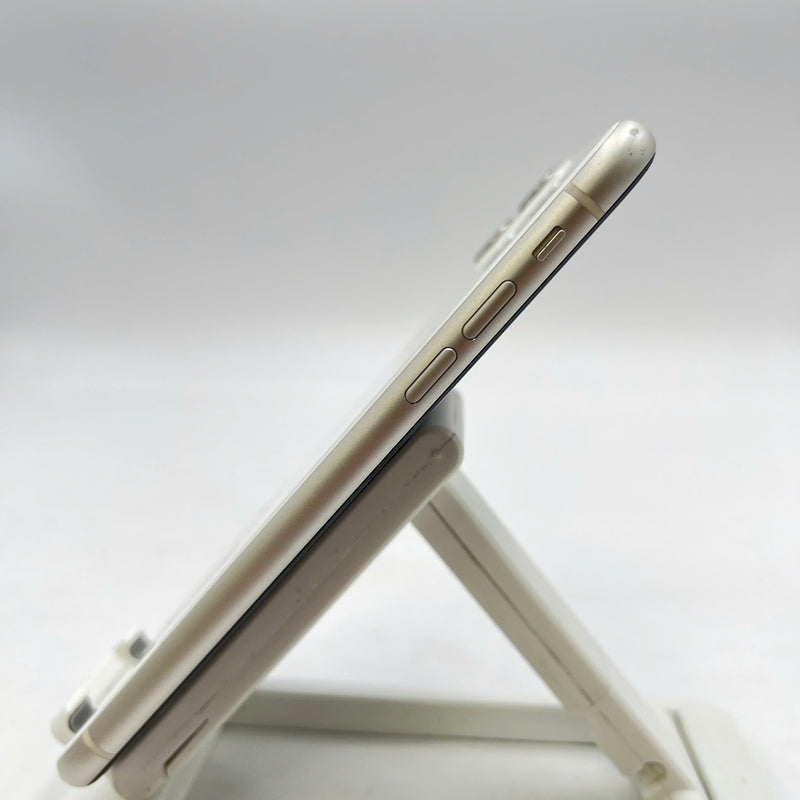 iPhone 11 64GB White 98% battery 86% The device has paid off all network fees and is used like an Apple International (scratched screen, scratched edges, 1x spot) - HH8728 