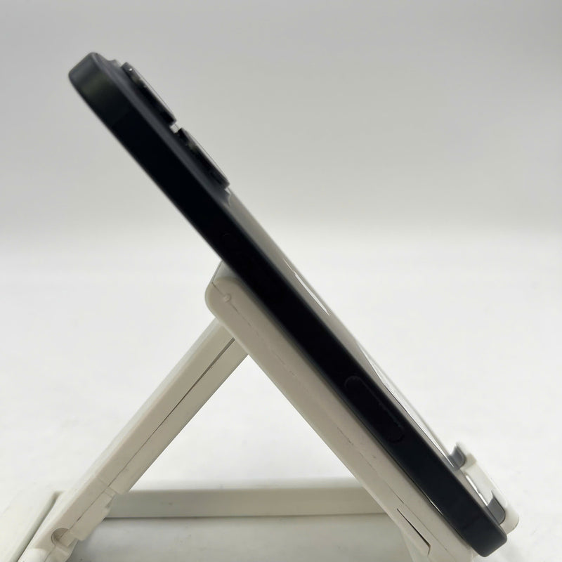 iPhone 16 128GB Black 98% battery 100% International warranty from SB (No SB sim - dark edges, scratches on camera edge) - HH6144 